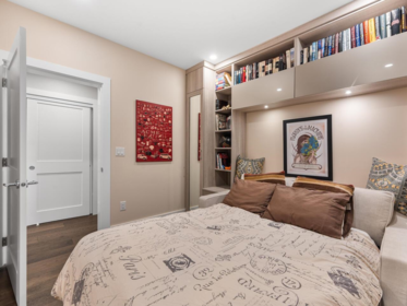 Entry Foyer Photo of 2898 Yukon Street, Vancouver, BC
