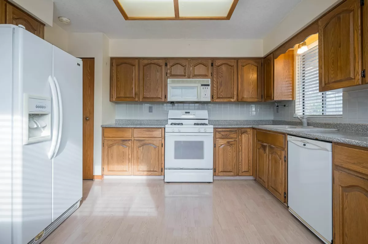 Walk-In Closet Photo of 2639 Wildwood Court, Langley, BC