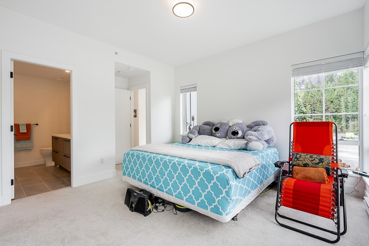 Basement Recreation Room Photo of 37981 Helm Way, Squamish, BC