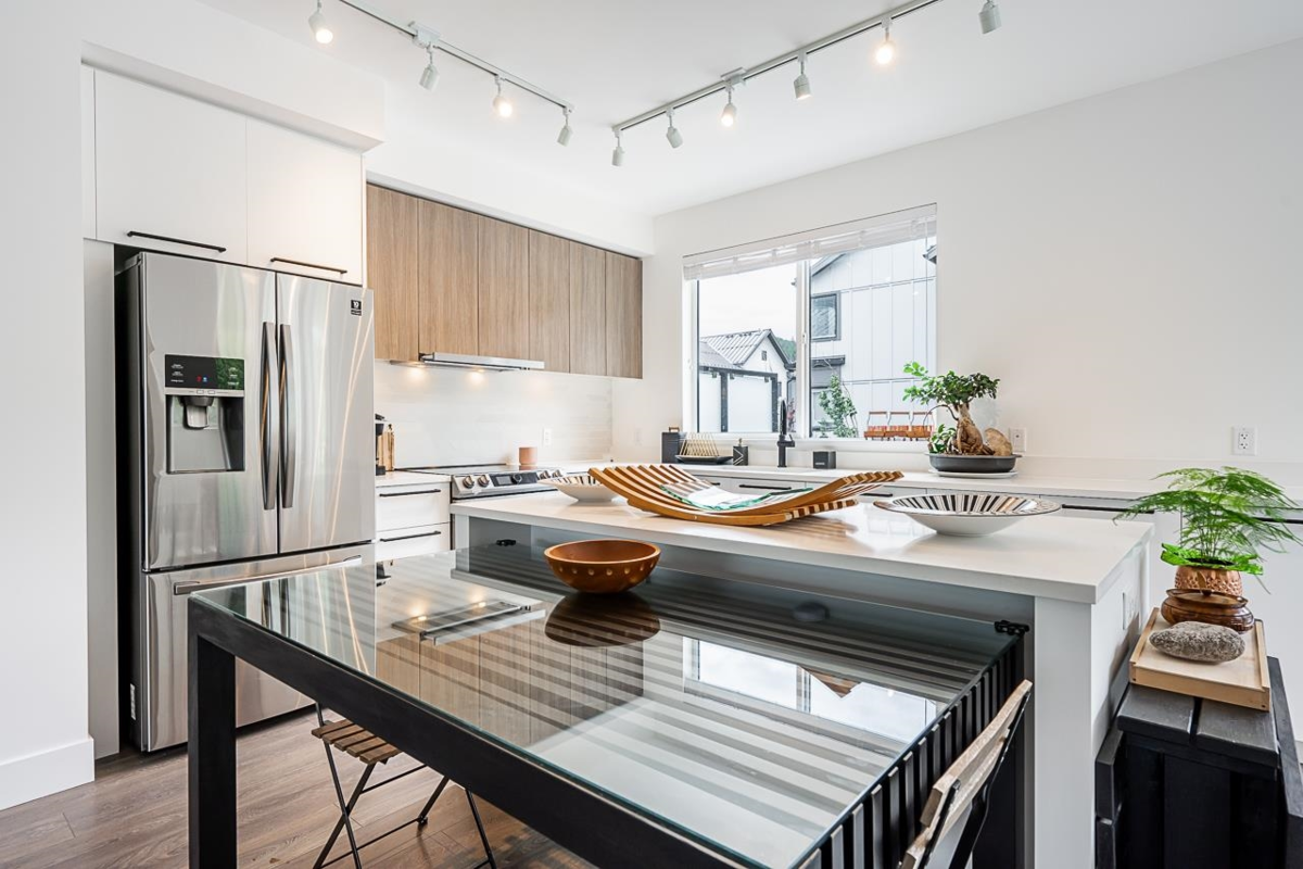 Breakfast Nook Photo of 37981 Helm Way, Squamish, BC