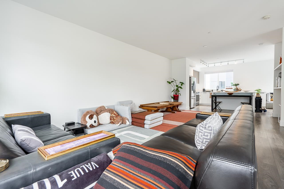 Kitchen Photo of 37981 Helm Way, Squamish, BC