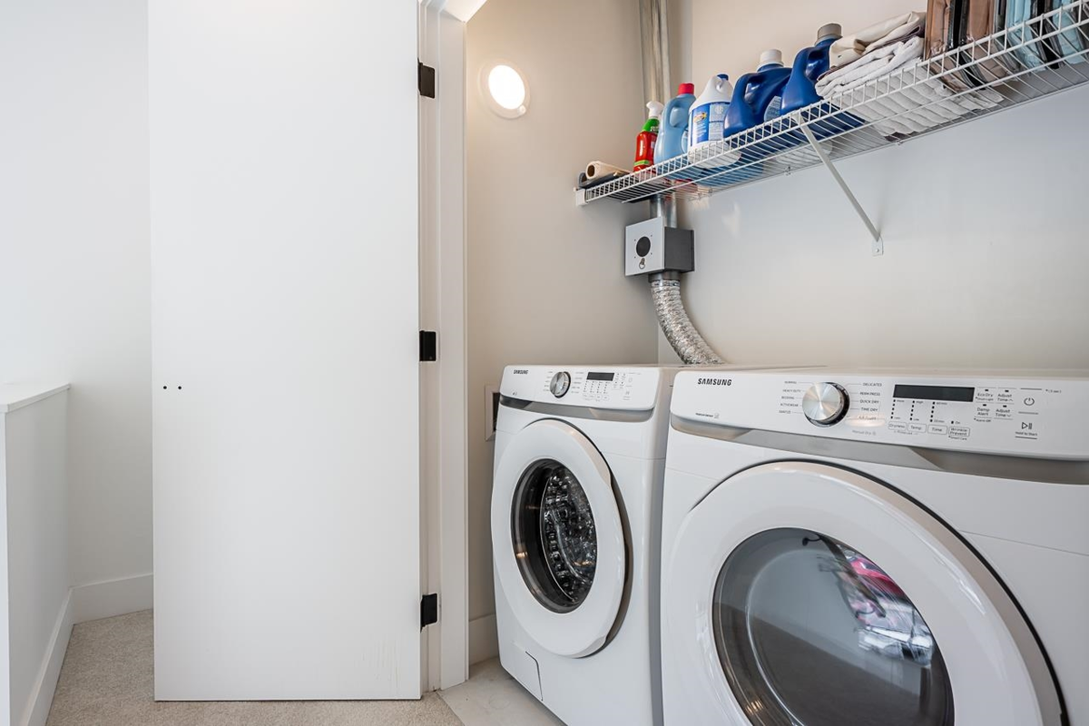 Outdoor Deck Photo of 37981 Helm Way, Squamish, BC