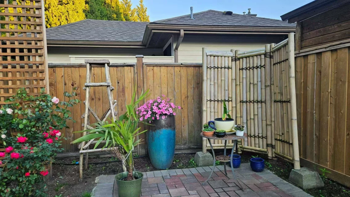 Hot Tub / Spa Photo of 1898 Southmere Crescent, Surrey, BC