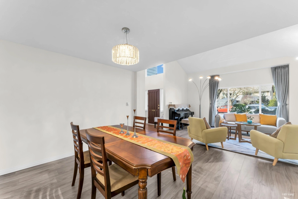 Kitchen Photo of 1898 Southmere Crescent, Surrey, BC