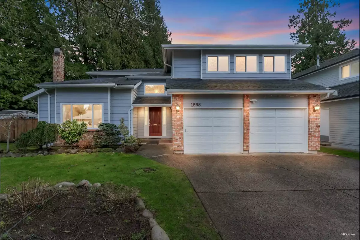 Living Room Photo of 1898 Southmere Crescent, Surrey, BC