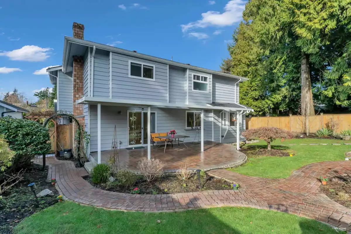Loft / Bonus Room Photo of 1898 Southmere Crescent, Surrey, BC