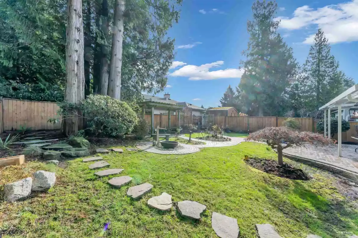 Outdoor Deck Photo of 1898 Southmere Crescent, Surrey, BC