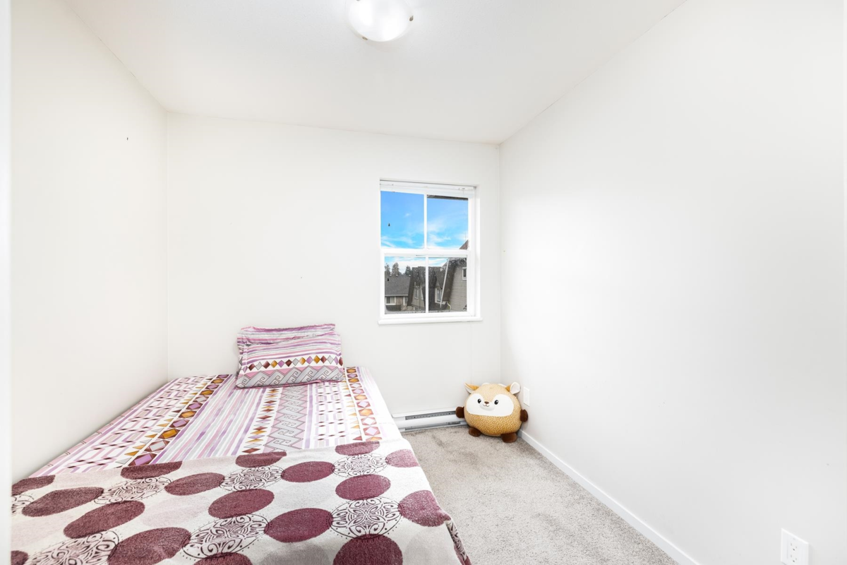 Guest Bathroom Photo of 62` 15175 62a Avenue, Surrey, BC