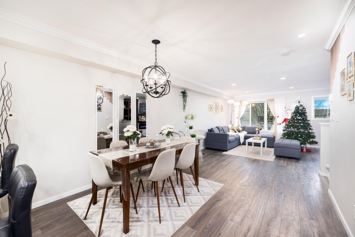 Kitchen Island Photo of 62` 15175 62a Avenue, Surrey, BC
