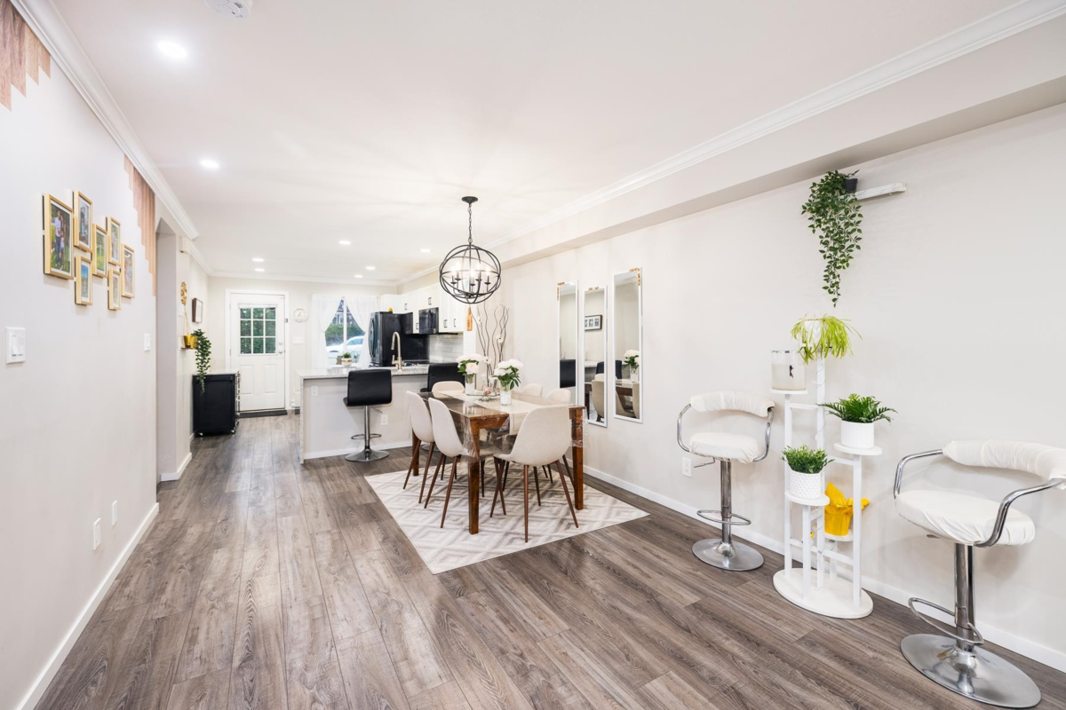 Living Room Photo of 62` 15175 62a Avenue, Surrey, BC