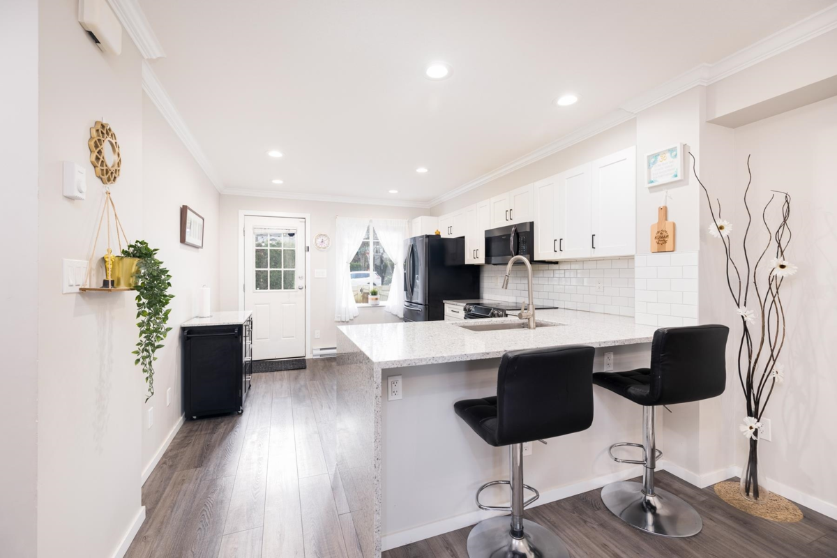 Primary Bathroom Photo of 62` 15175 62a Avenue, Surrey, BC