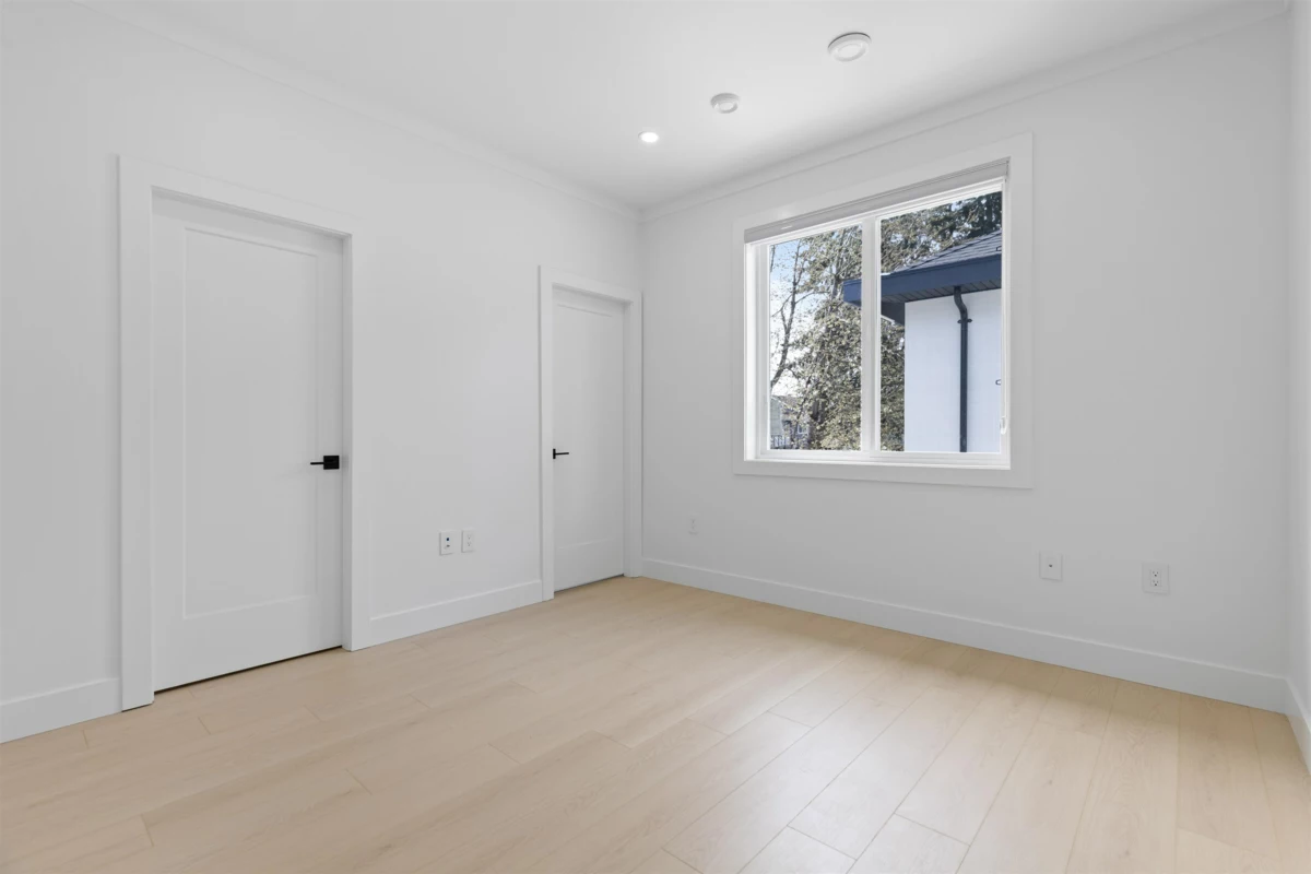 Entry Foyer Photo of 15584 89b Avenue, Surrey, BC