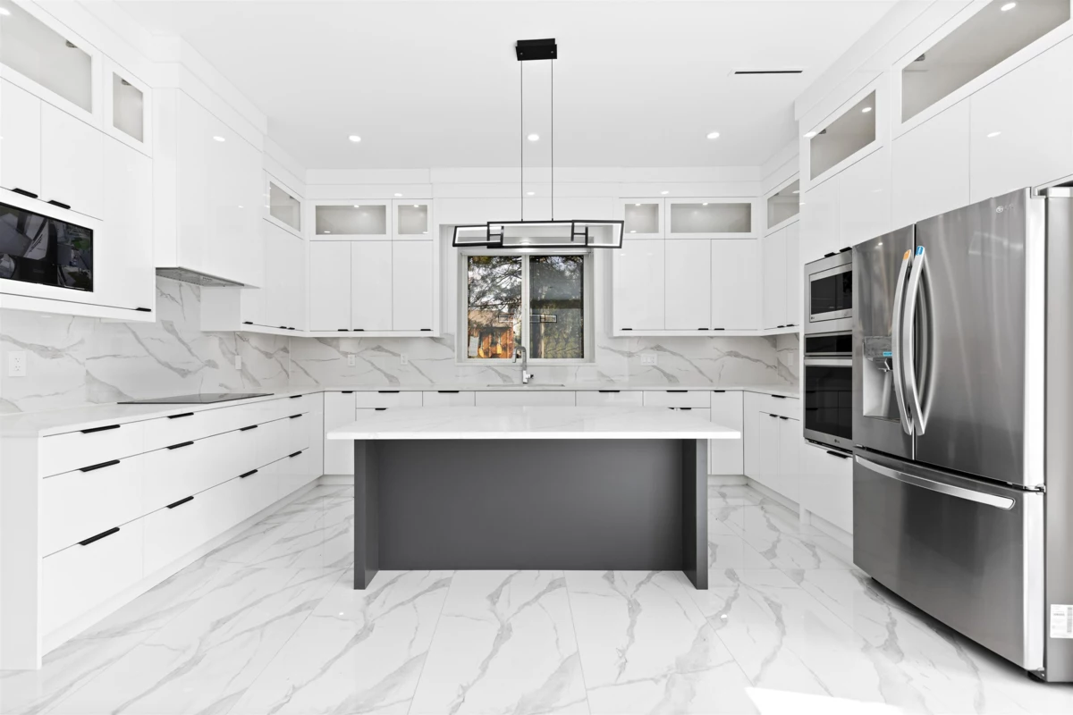 Family Room Photo of 15584 89b Avenue, Surrey, BC