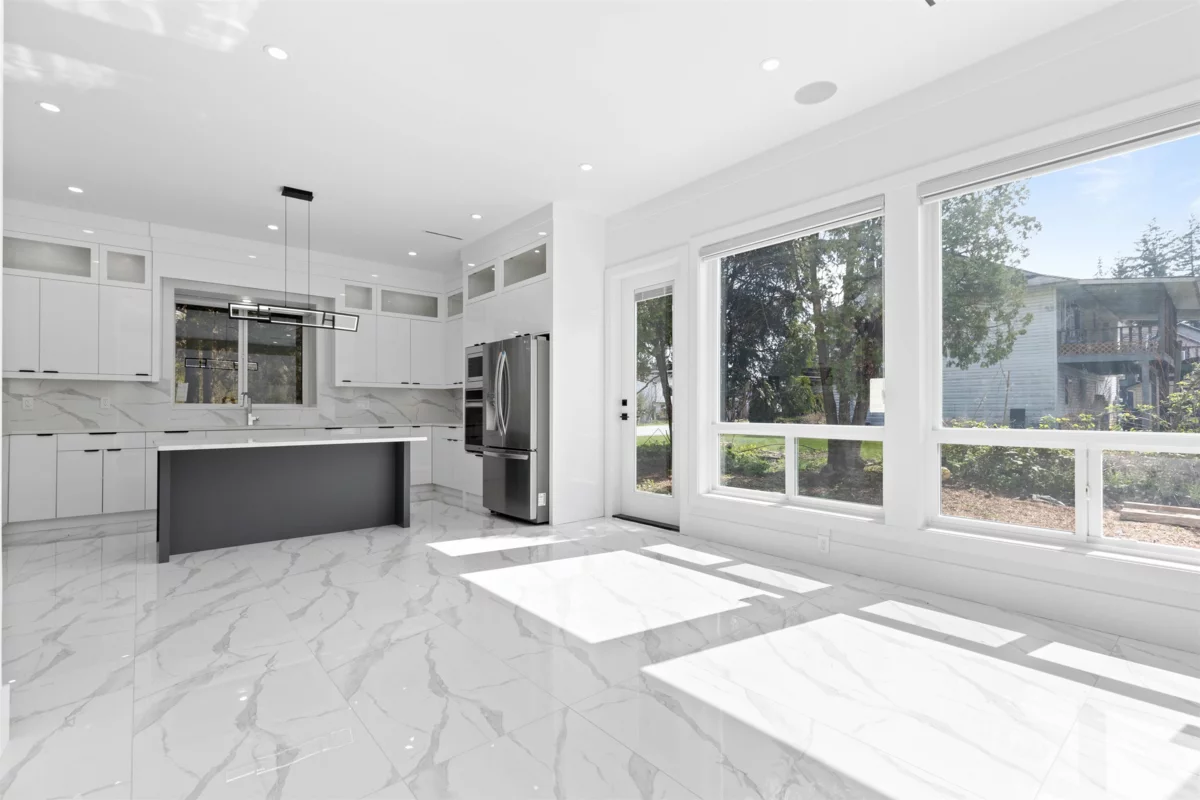 Kitchen Island Photo of 15584 89b Avenue, Surrey, BC