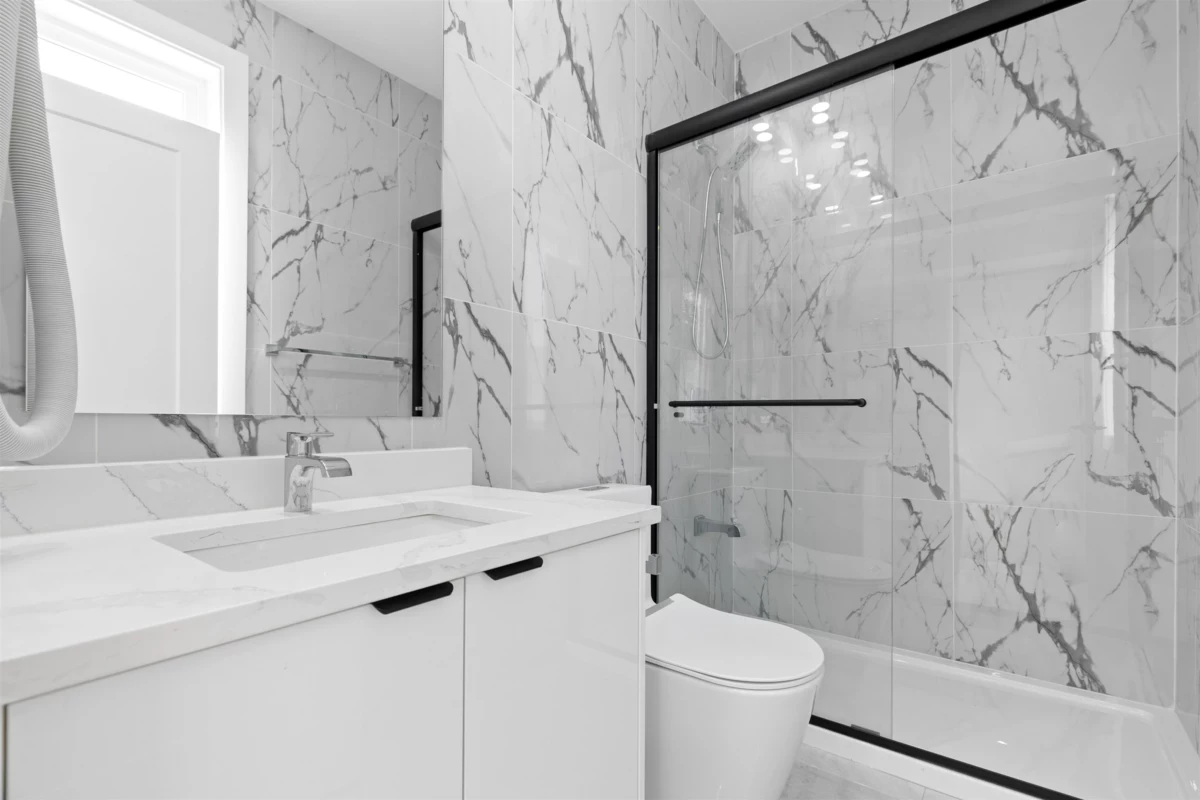 Staircase Photo of 15584 89b Avenue, Surrey, BC