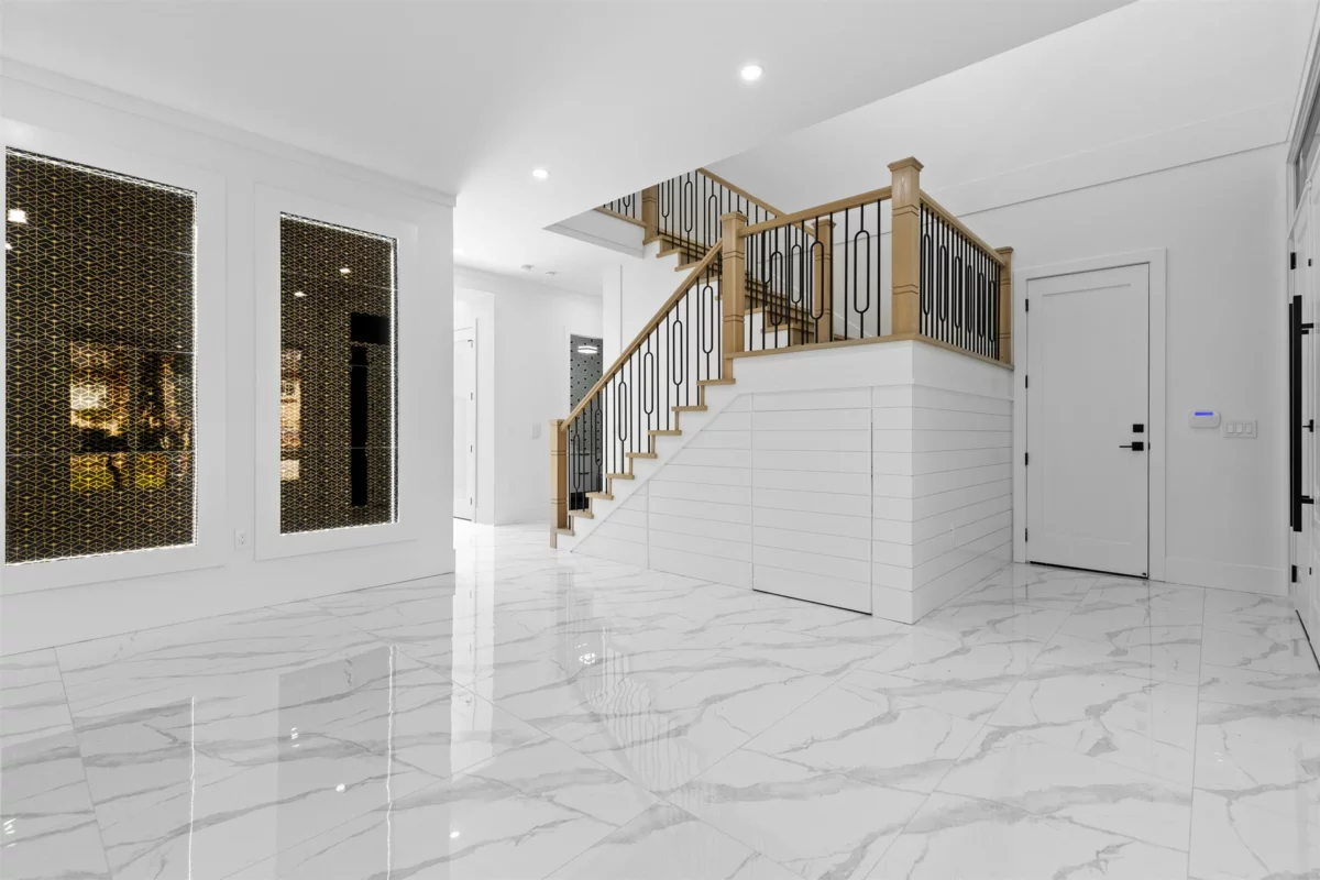 Walk-In Closet Photo of 15584 89b Avenue, Surrey, BC