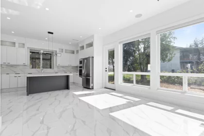 Kitchen Island Photo of 15584 89b Avenue, Surrey, BC