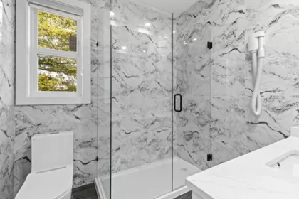 Mudroom Photo of 15584 89b Avenue, Surrey, BC