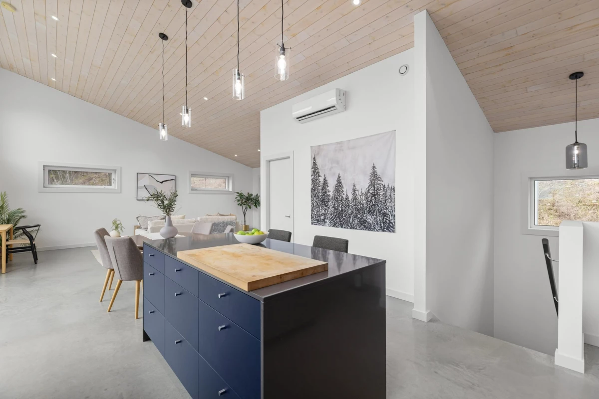 Dining Area Photo of 7666 Cerulean Drive, Pemberton, BC