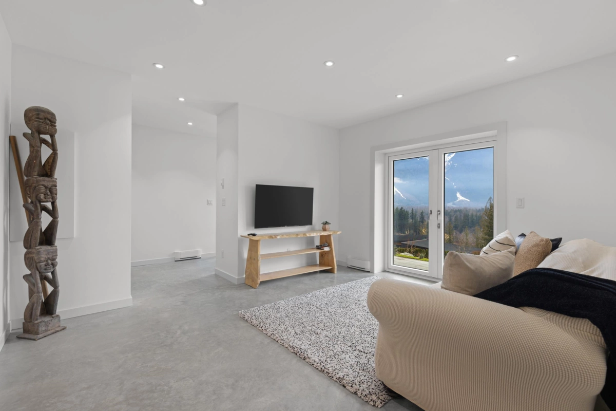Mudroom Photo of 7666 Cerulean Drive, Pemberton, BC