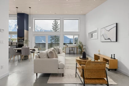 Breakfast Nook Photo of 7666 Cerulean Drive, Pemberton, BC