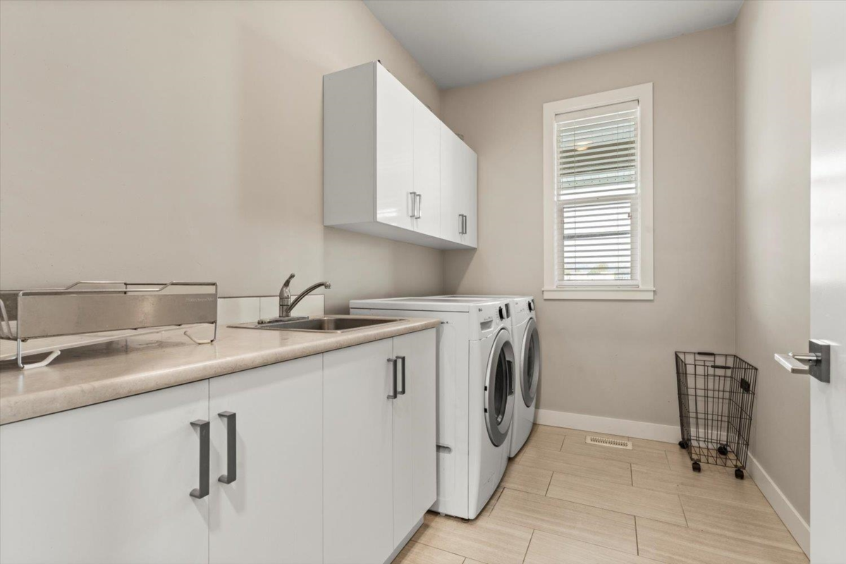 Bedroom 3 Photo of 45582 Meadowbrook Drive, Chilliwack, BC