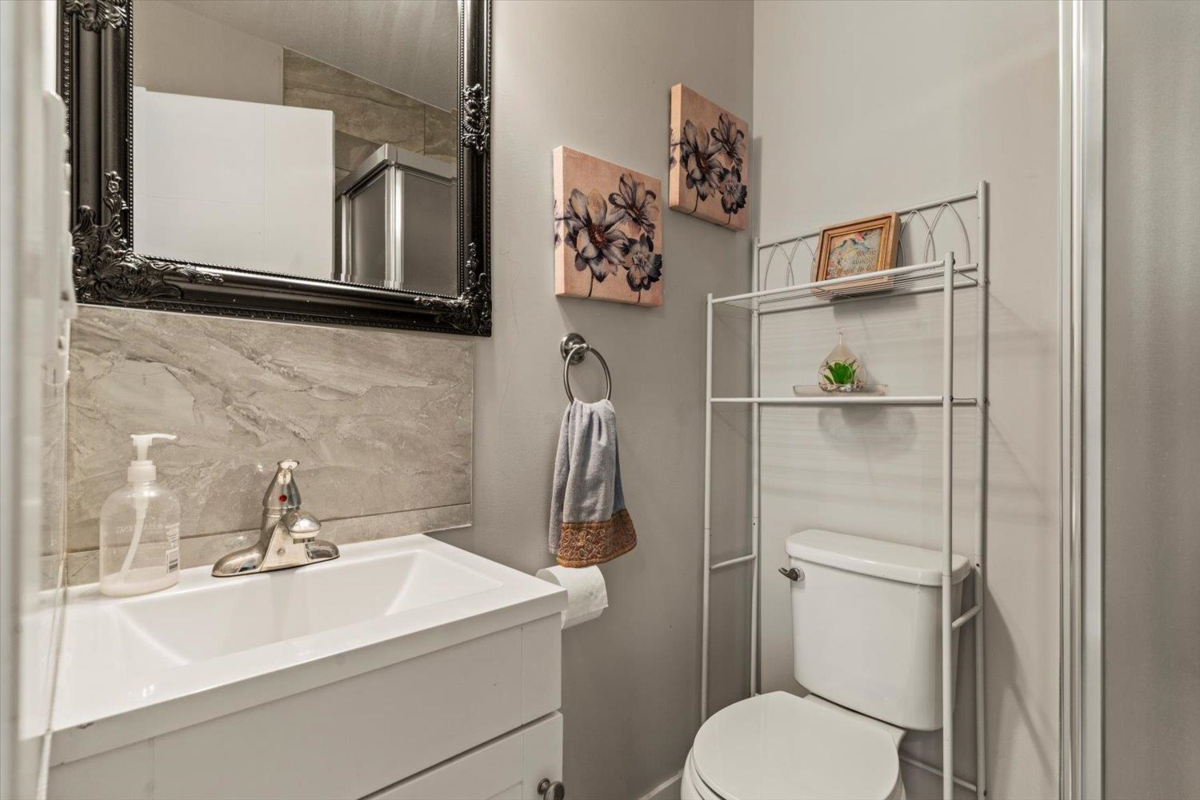 Bedroom 4 Photo of 45582 Meadowbrook Drive, Chilliwack, BC