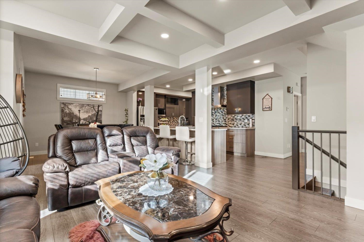 Dining Area Photo of 45582 Meadowbrook Drive, Chilliwack, BC
