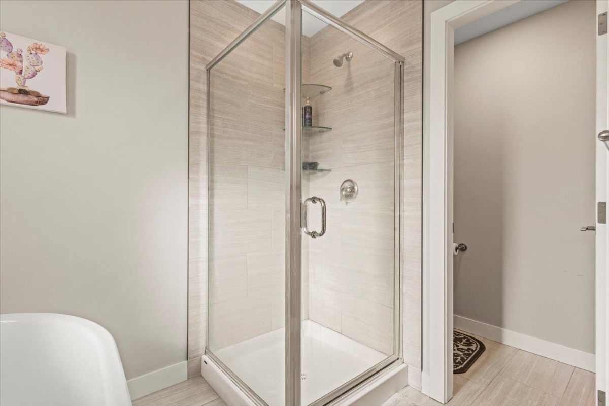 Entry Foyer Photo of 45582 Meadowbrook Drive, Chilliwack, BC