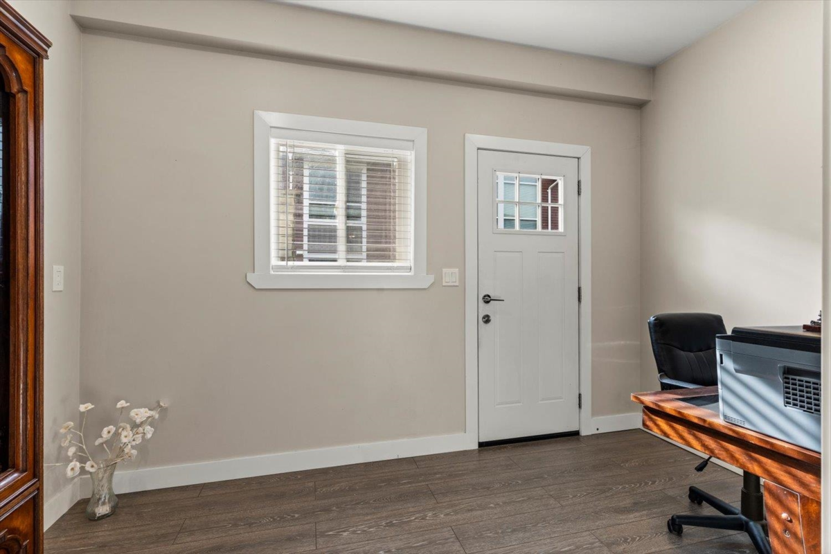 Guest Bathroom Photo of 45582 Meadowbrook Drive, Chilliwack, BC