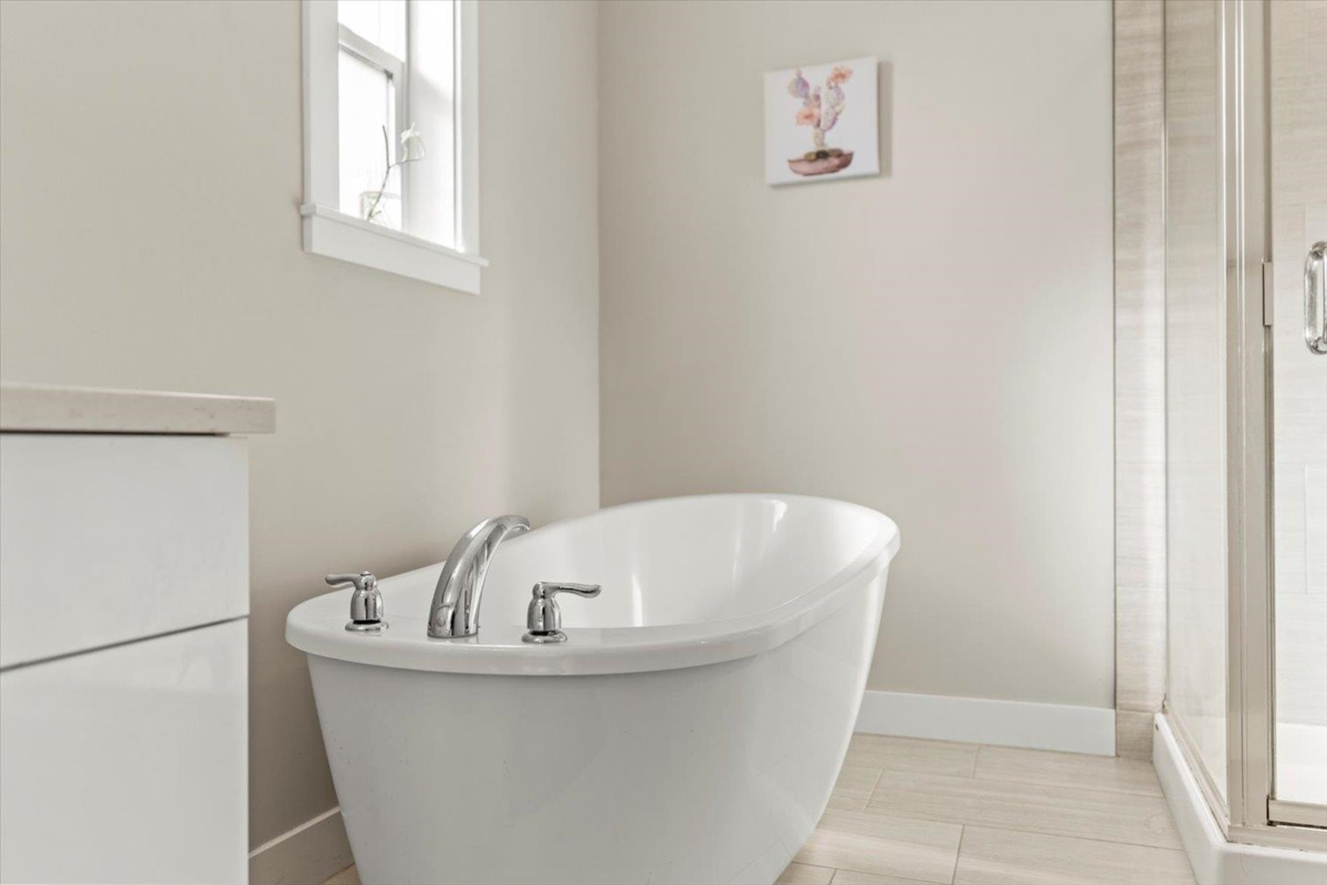 Hallway Photo of 45582 Meadowbrook Drive, Chilliwack, BC