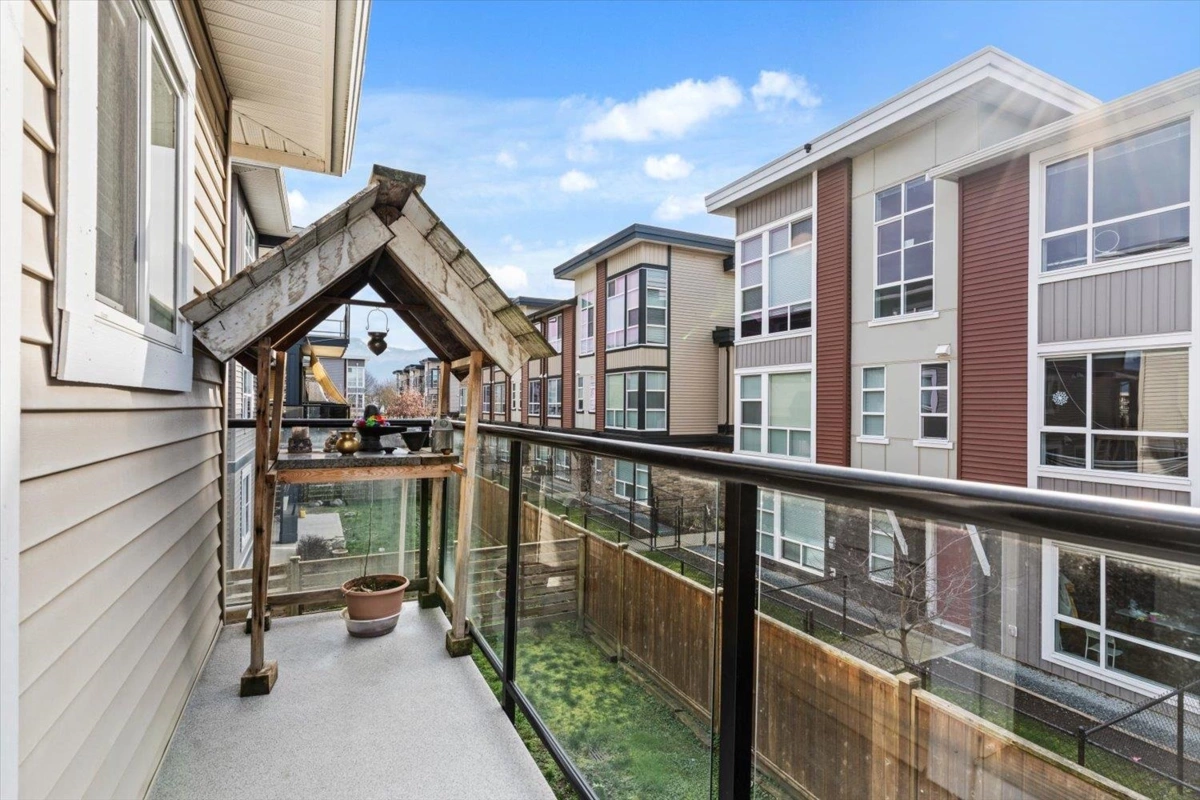 Powder Room Photo of 45582 Meadowbrook Drive, Chilliwack, BC