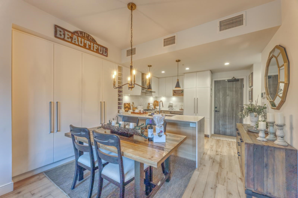 Living Room Photo of 518 55 Klahanie Drive, Port Moody, BC