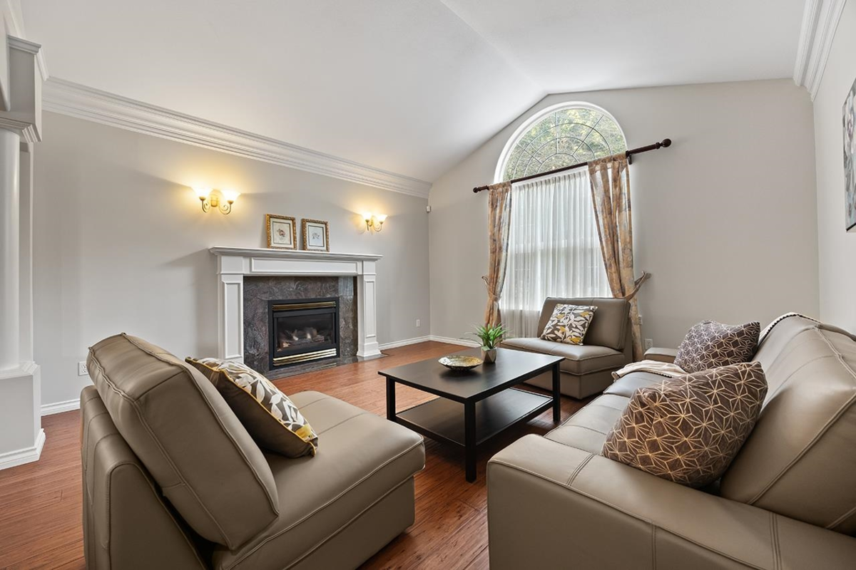 Kitchen Island Photo of 2970 Forestridge Place, Coquitlam, BC