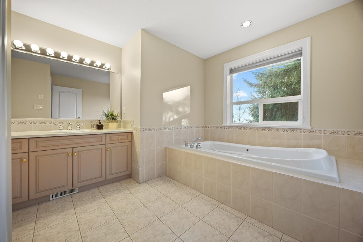 Swimming Pool Photo of 2970 Forestridge Place, Coquitlam, BC