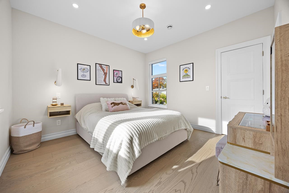 Hallway Photo of 6902 Kitchener Street, Burnaby, BC