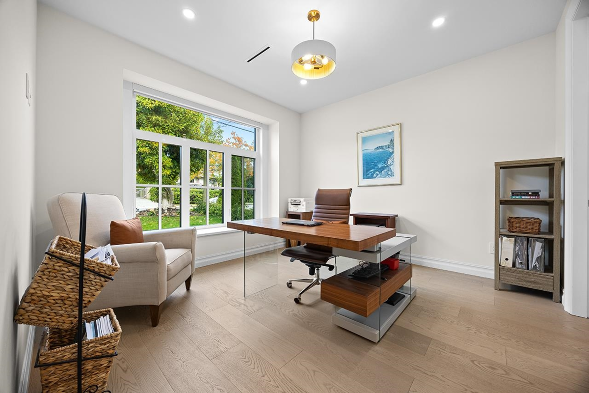 Walk-In Closet Photo of 6902 Kitchener Street, Burnaby, BC