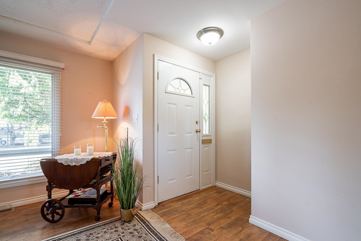 Breakfast Nook Photo of 3726 Sefton Street, Port Coquitlam, BC