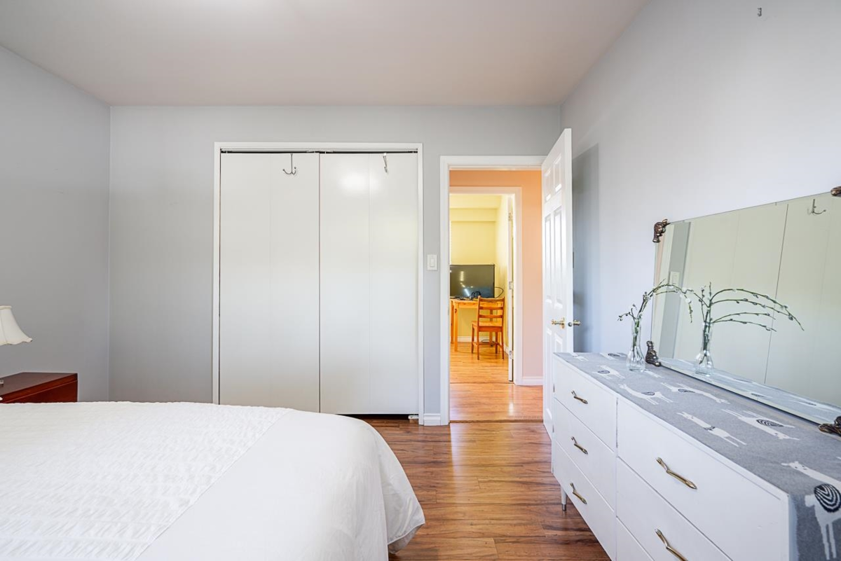 Entry Foyer Photo of 3726 Sefton Street, Port Coquitlam, BC