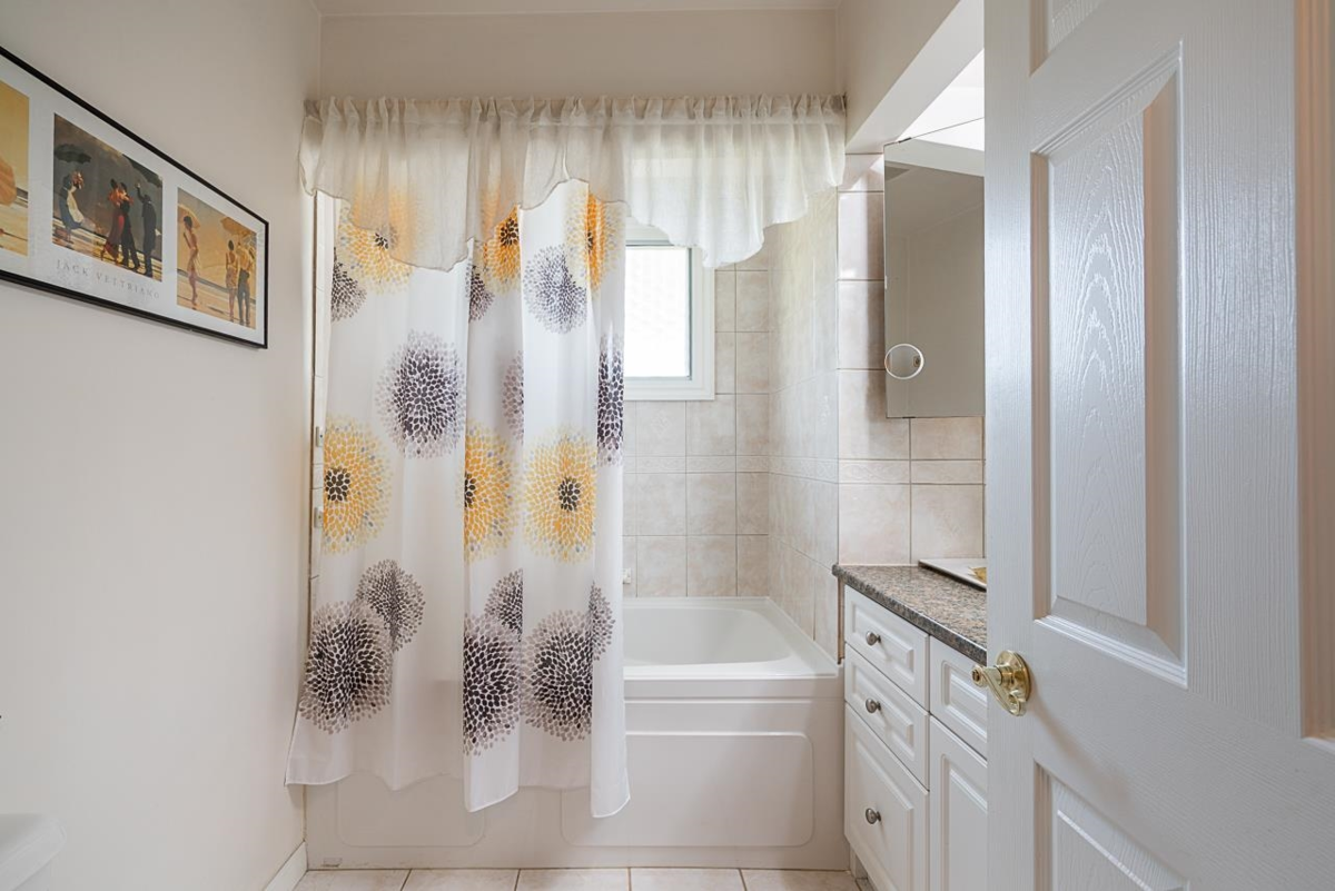 Hot Tub / Spa Photo of 3726 Sefton Street, Port Coquitlam, BC