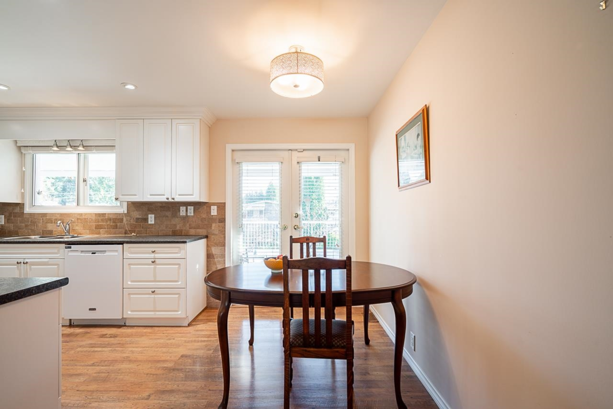 Mudroom Photo of 3726 Sefton Street, Port Coquitlam, BC