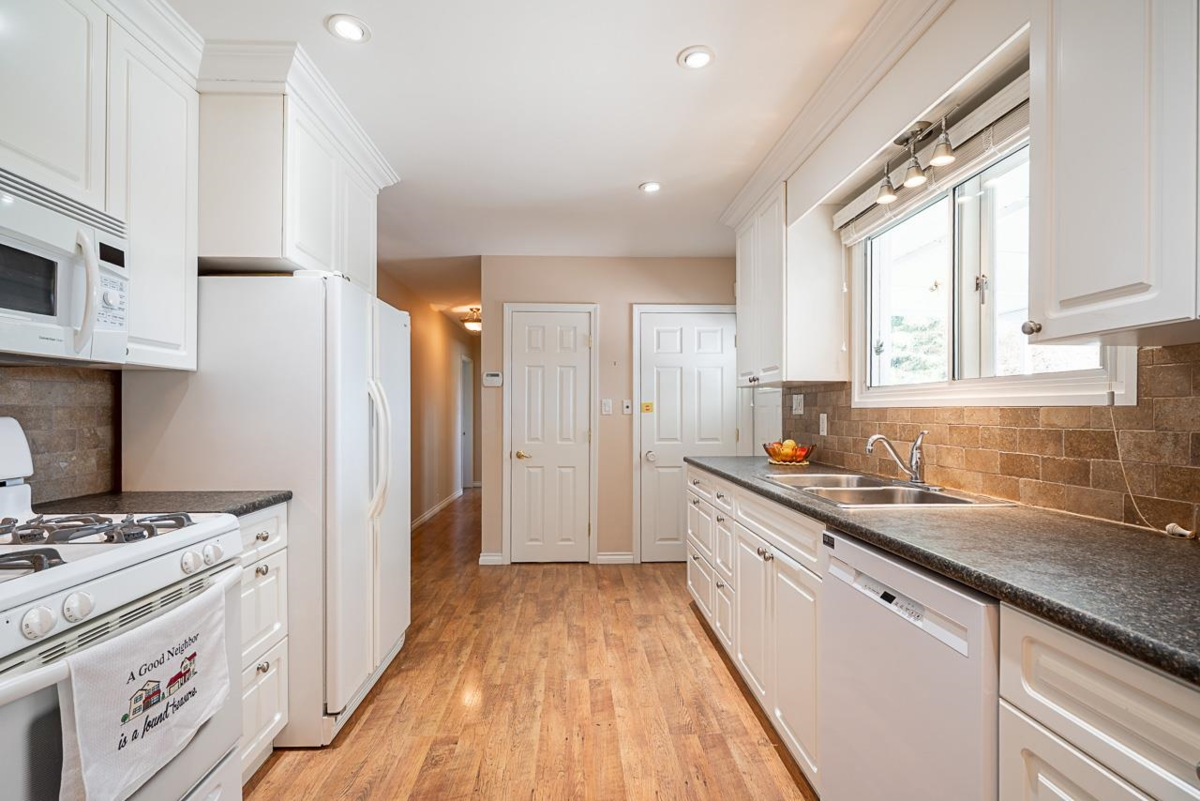 Office / Den Photo of 3726 Sefton Street, Port Coquitlam, BC