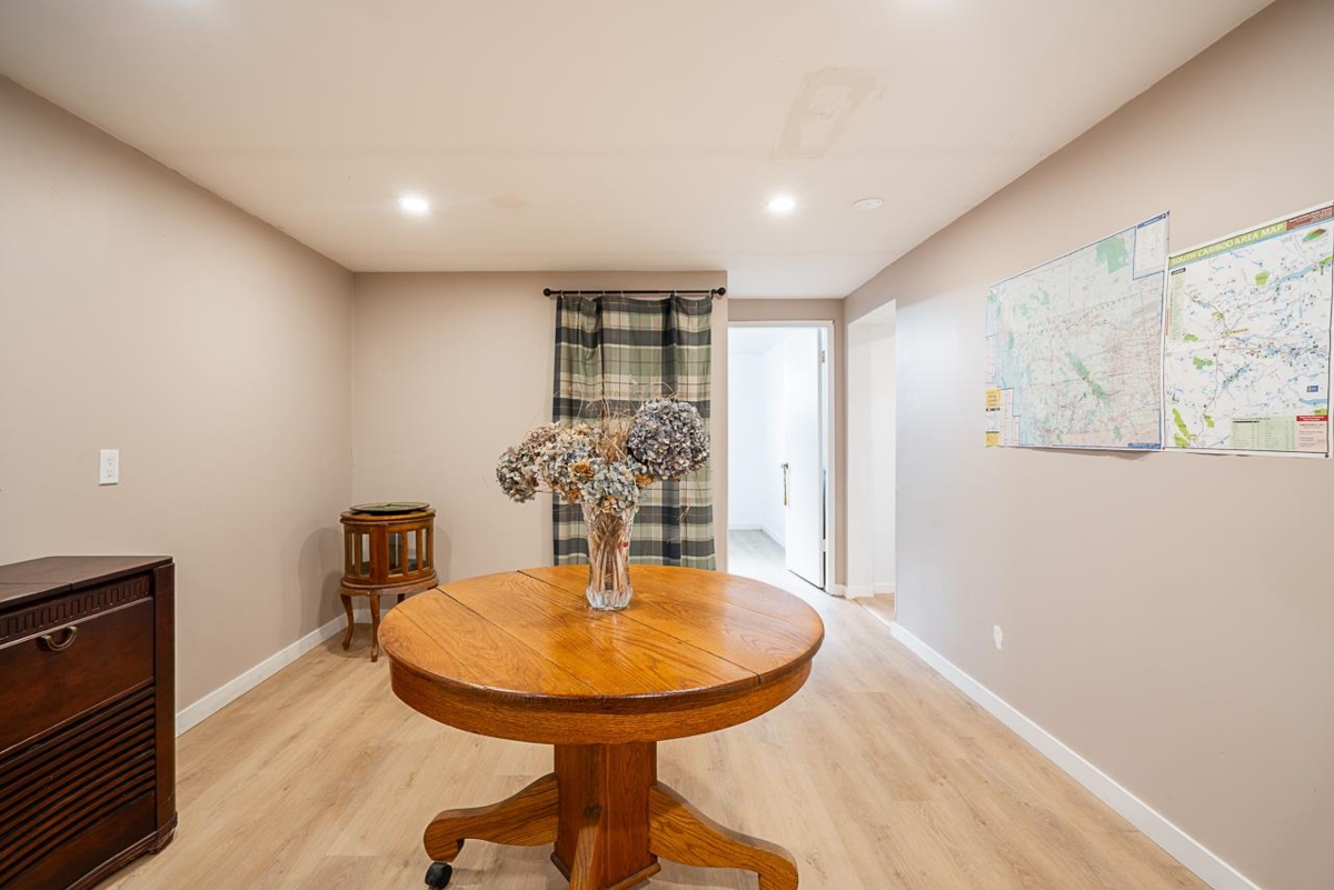 Primary Bathroom Photo of 3726 Sefton Street, Port Coquitlam, BC