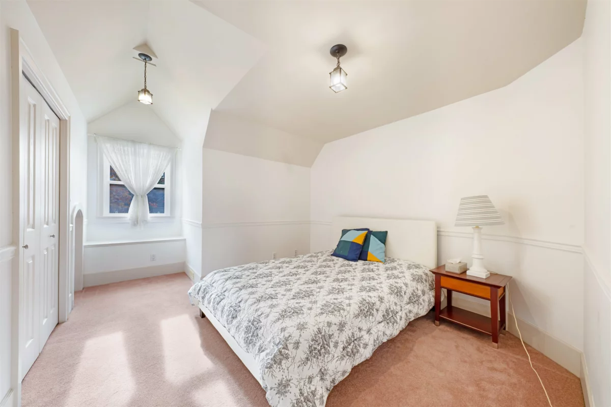 Hallway Photo of 13989 29 Avenue, Surrey, BC