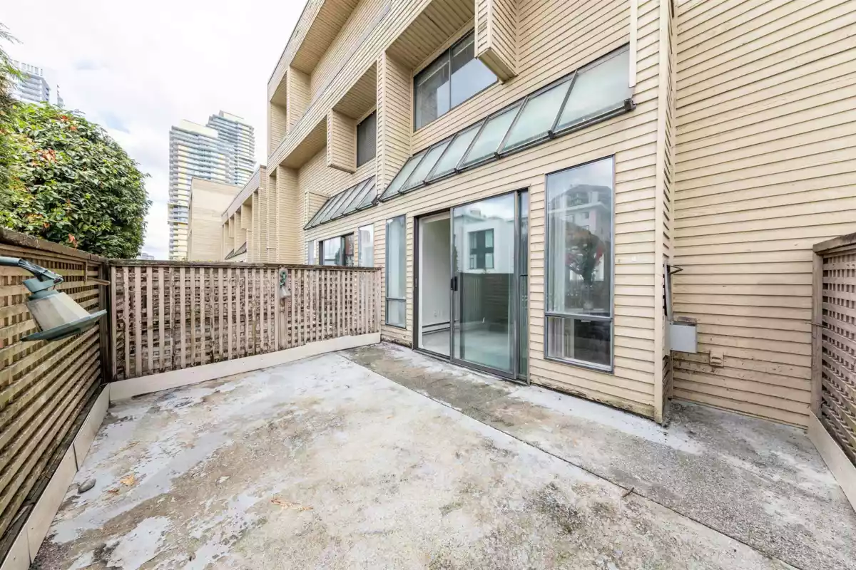 Entry Foyer Photo of 109 6460 Cassie Avenue, Burnaby, BC