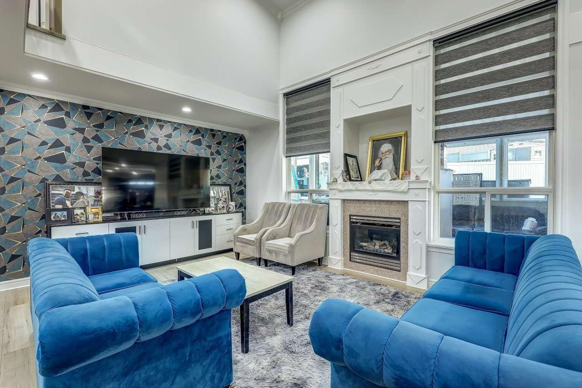 Breakfast Nook Photo of 7171 151 Street, Surrey, BC