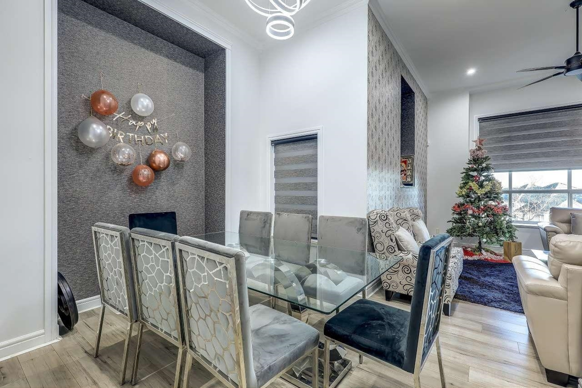 Entry Foyer Photo of 7171 151 Street, Surrey, BC