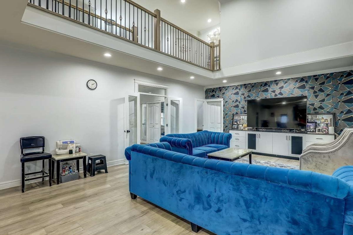 Kitchen Island Photo of 7171 151 Street, Surrey, BC