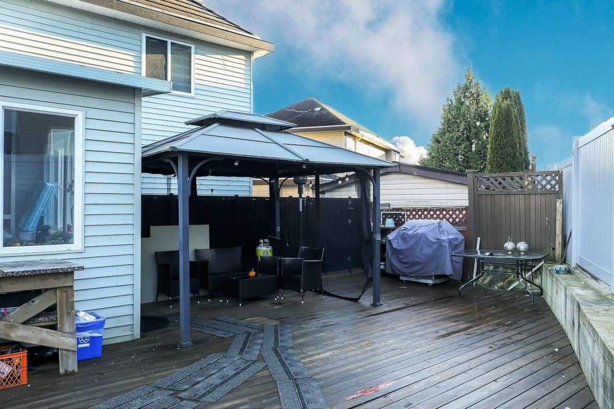 Outdoor Kitchen Photo of 7171 151 Street, Surrey, BC