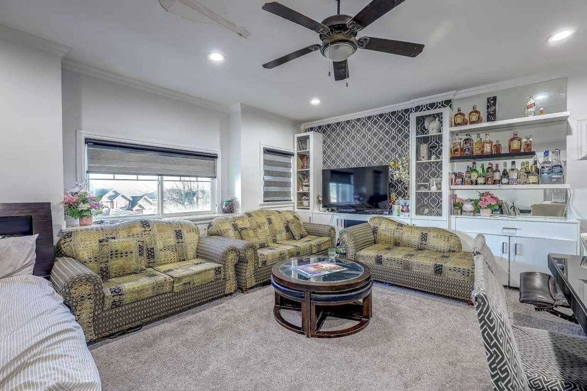 Walk-In Closet Photo of 7171 151 Street, Surrey, BC